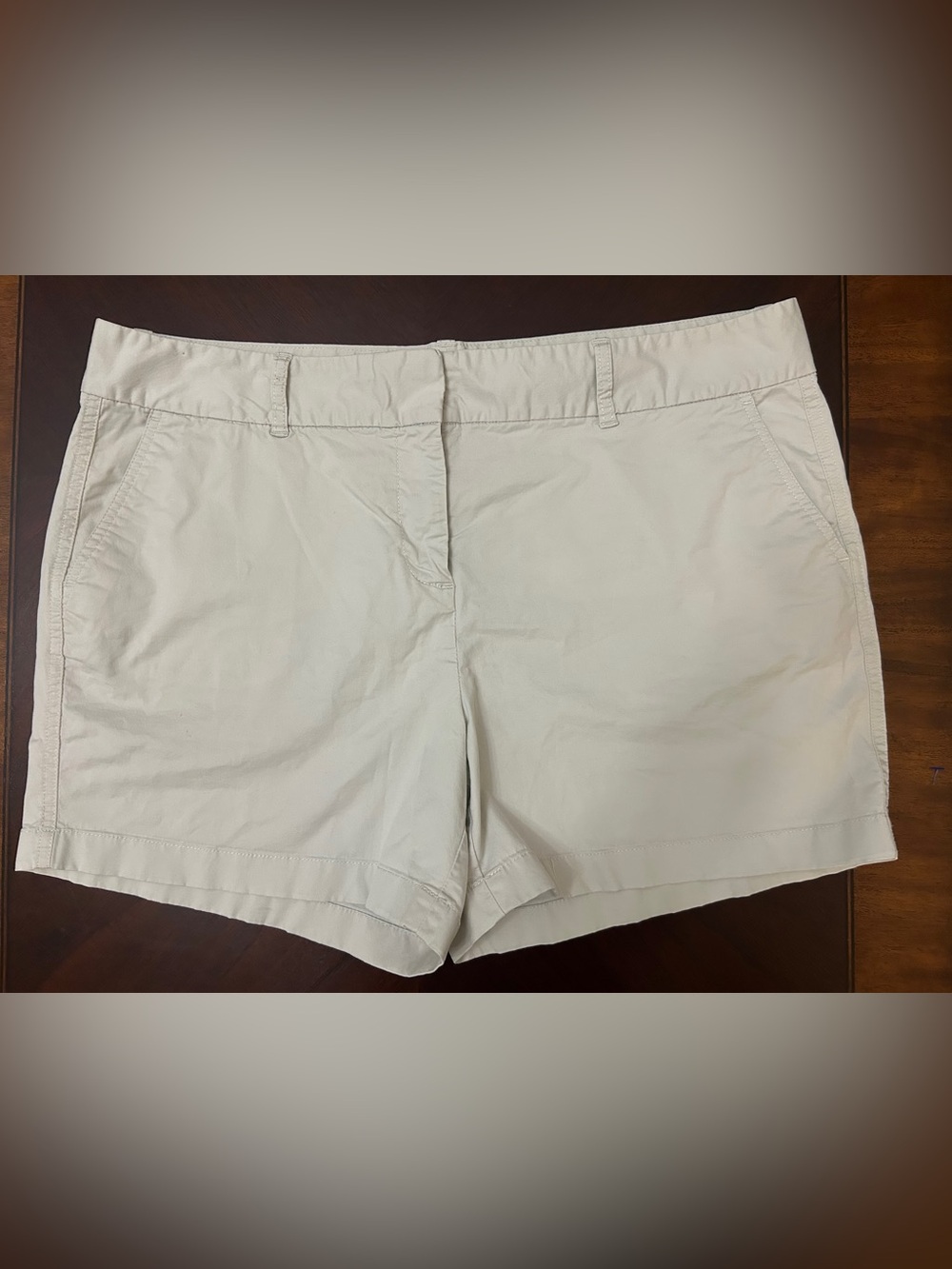 Vineyard Vines Women's Cream Chino Shorts